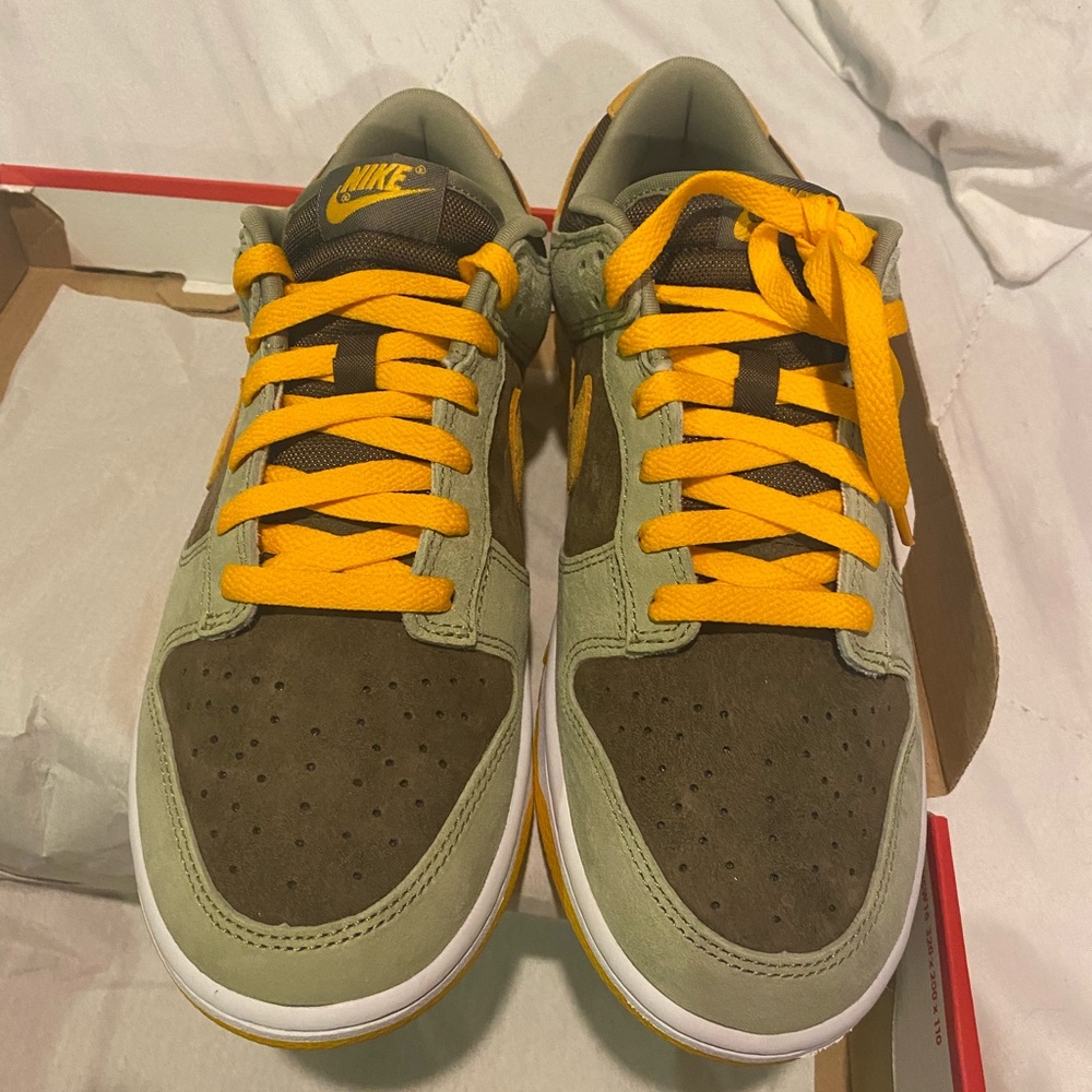 nike dunk “dusty olive”